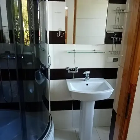 Pokoje Goscinne Zawisza בית אירוח *