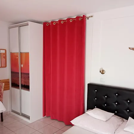 Pokoje Goscinne Zawisza *